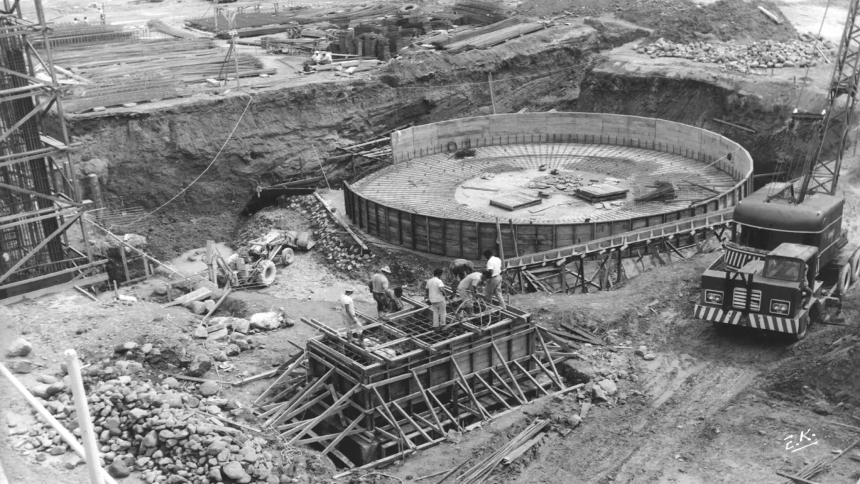 construccion_planta_cemento_silo.jpg
